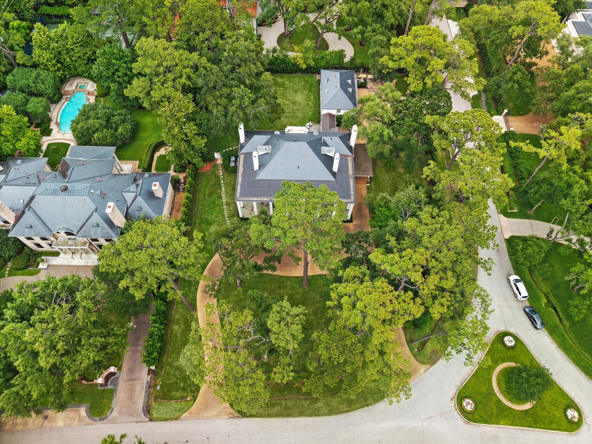4019 Inverness Drive Houston, TX 77019 - Photo 49 of 49 an aerial view of residential house with outdoor space and trees all around