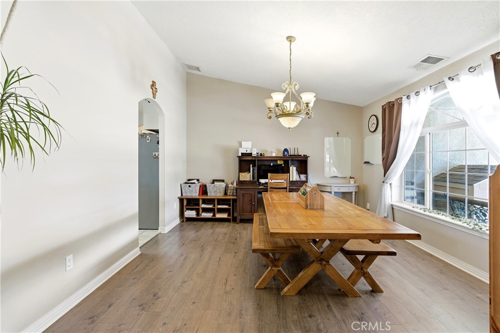 7330 Smoke Tree Road Phelan, CA 92371 - Photo 16 of 58