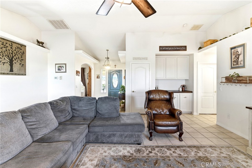 7330 Smoke Tree Road Phelan, CA 92371 - Photo 21 of 58