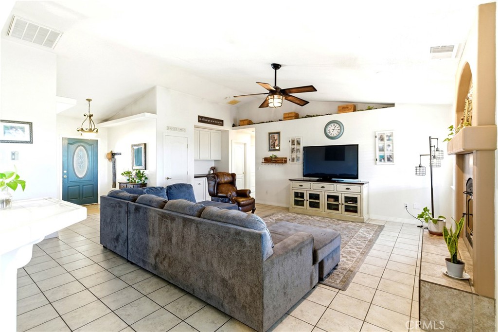 7330 Smoke Tree Road Phelan, CA 92371 - Photo 22 of 58