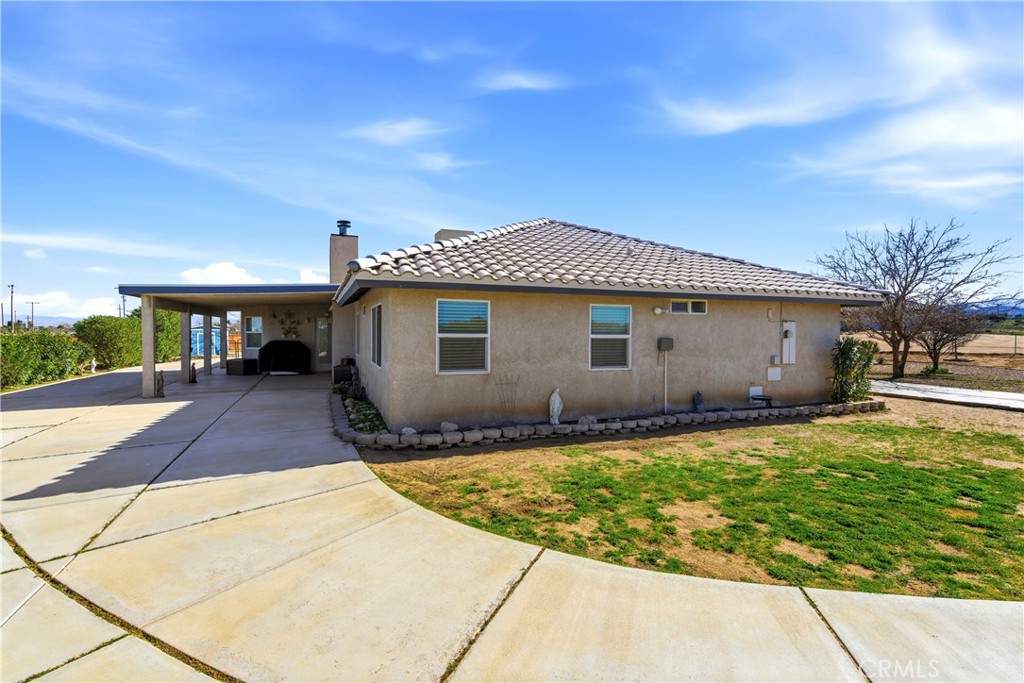 7330 Smoke Tree Road Phelan, CA 92371 - Photo 5 of 58