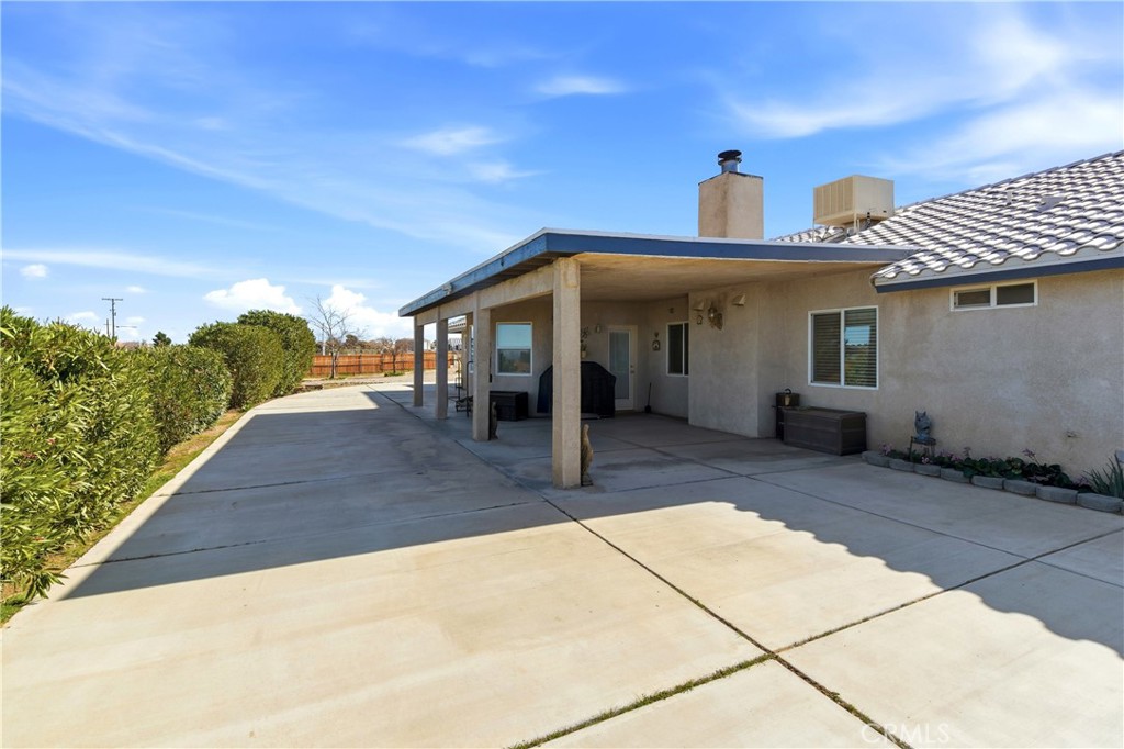 7330 Smoke Tree Road Phelan, CA 92371 - Photo 6 of 58