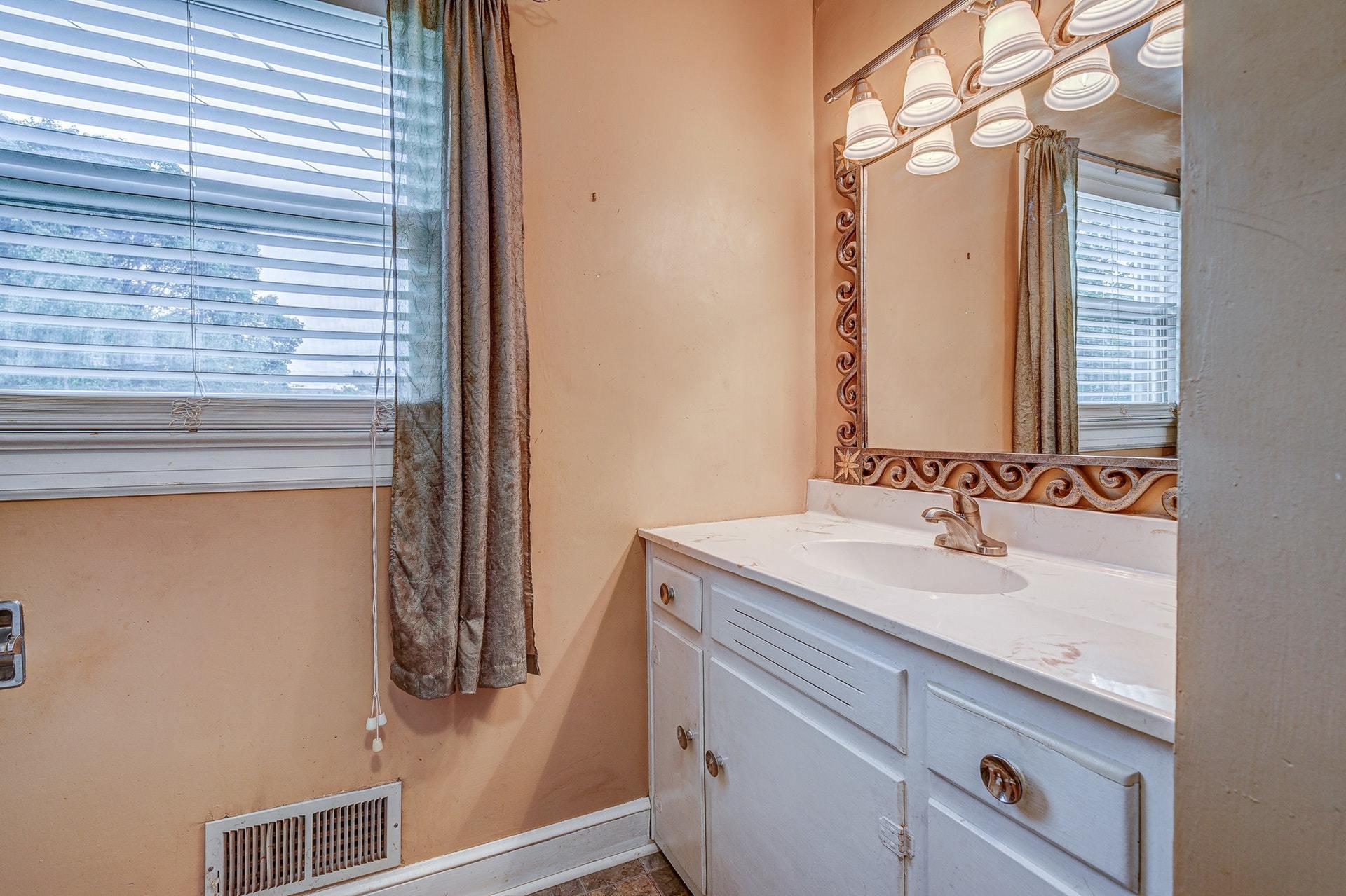 2533 Northminster Road Northwest Roanoke, VA 24012 - Photo 13 of 36 013-327544-2533 Northminster Rd NW 013_8