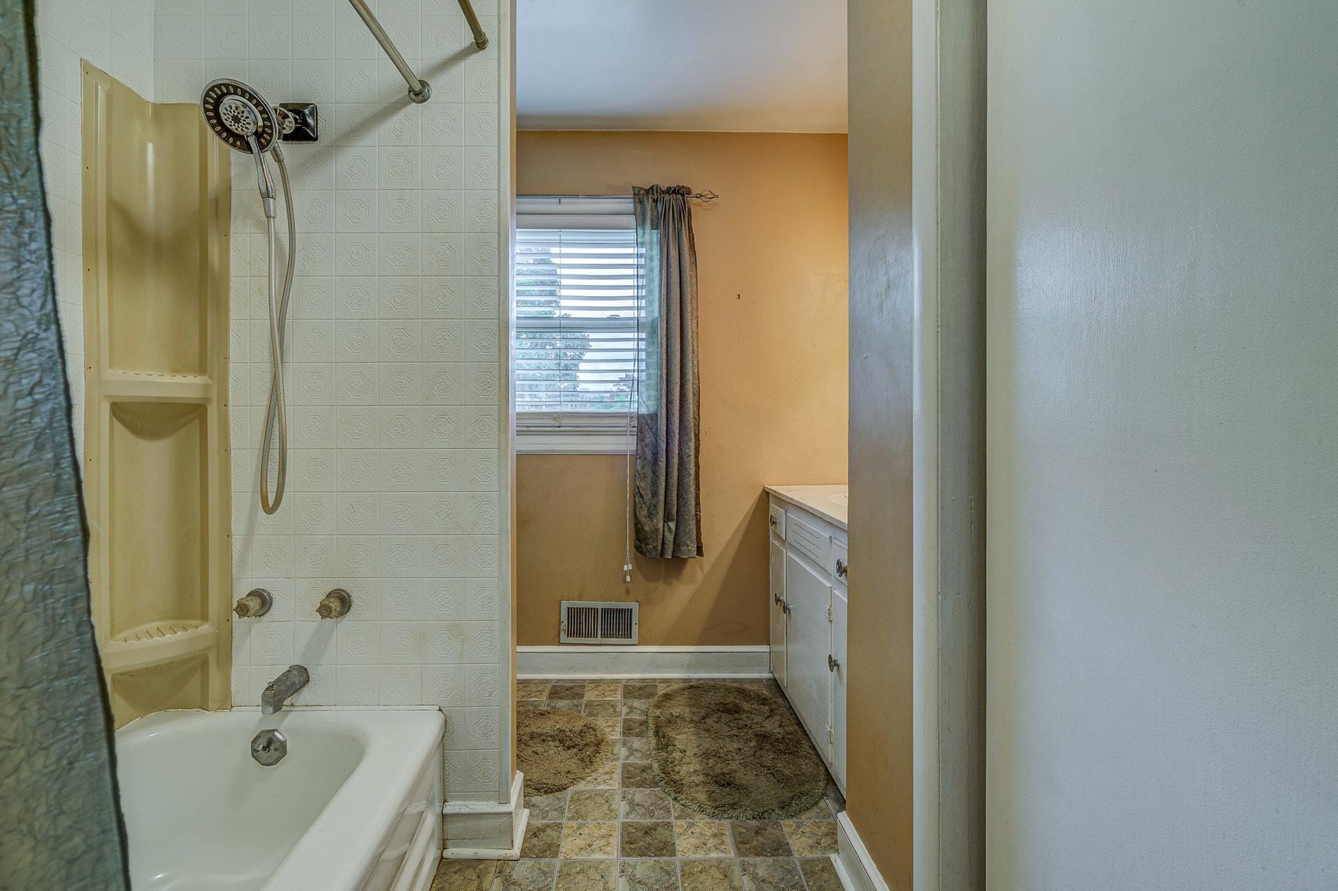 2533 Northminster Road Northwest Roanoke, VA 24012 - Photo 14 of 36 014-327544-2533 Northminster Rd NW 014_8