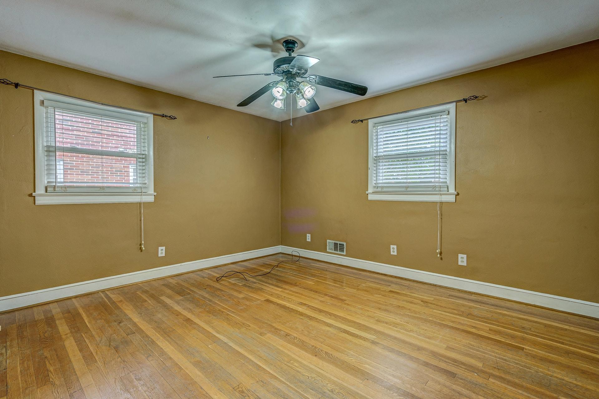 2533 Northminster Road Northwest Roanoke, VA 24012 - Photo 15 of 36 015-327544-2533 Northminster Rd NW 015_8