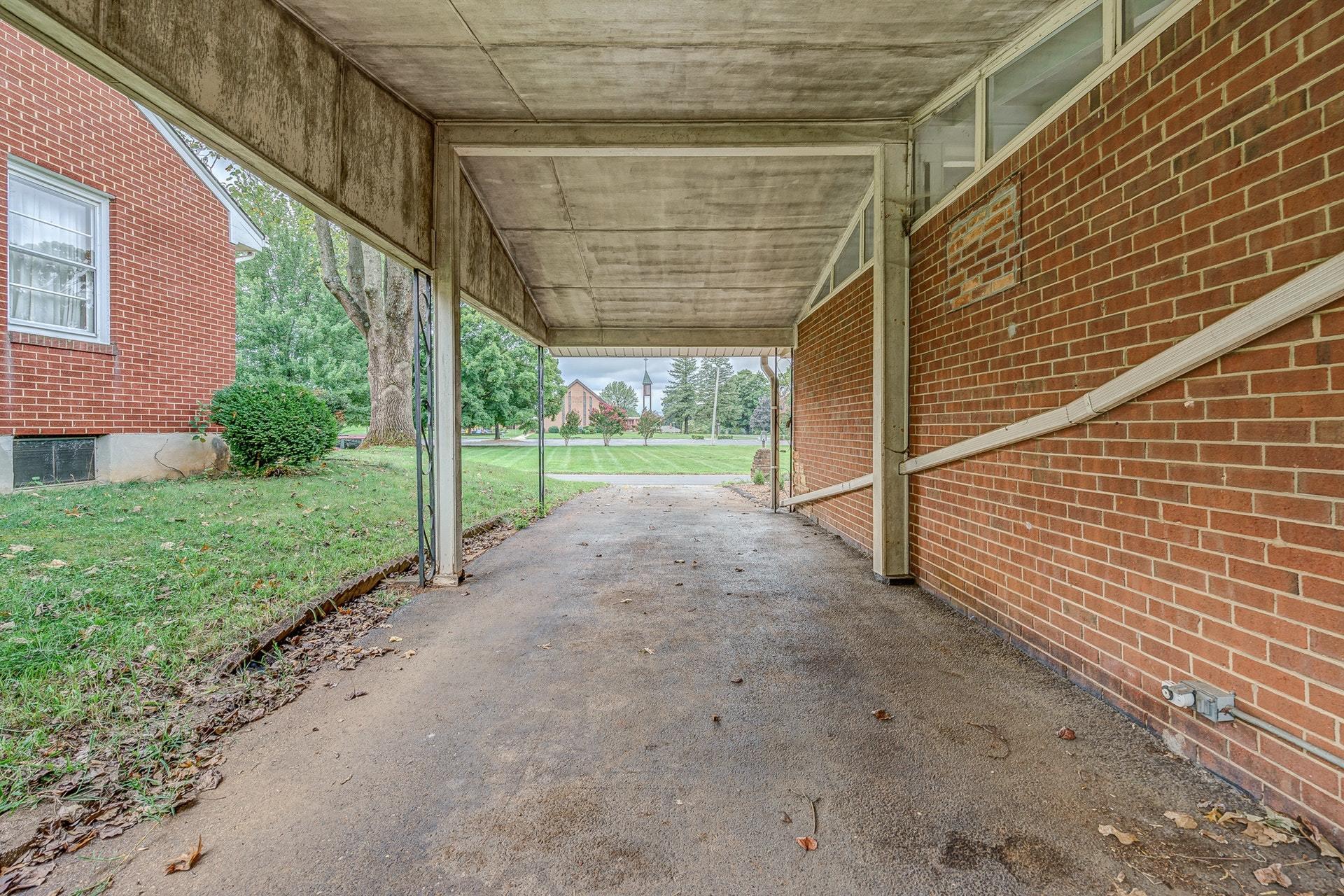 2533 Northminster Road Northwest Roanoke, VA 24012 - Photo 27 of 36 027-327544-2533 Northminster Rd NW 033_8