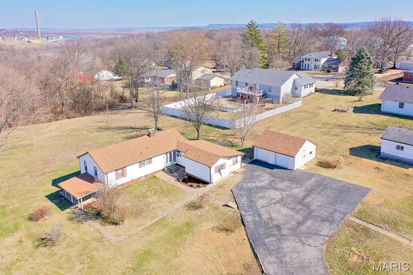 $379,000 | 1460 Crystal Heights Road, Crystal City, MO 63019