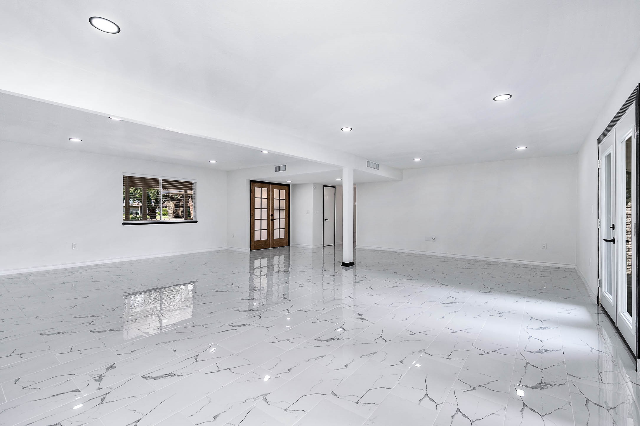 1616 Redway Lane Houston, TX 77062 - Photo 7 of 48