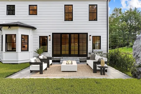 $3,849,000 | 957 South Street, Needham, MA 02492