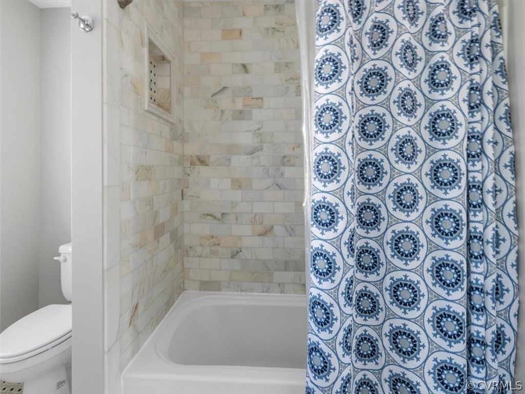 7532 Marilea Road Richmond, VA 23225 - Photo 20 of 37 Tiled shower.