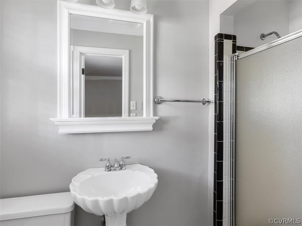 7532 Marilea Road Richmond, VA 23225 - Photo 23 of 37 En-suite bathroom with shower.