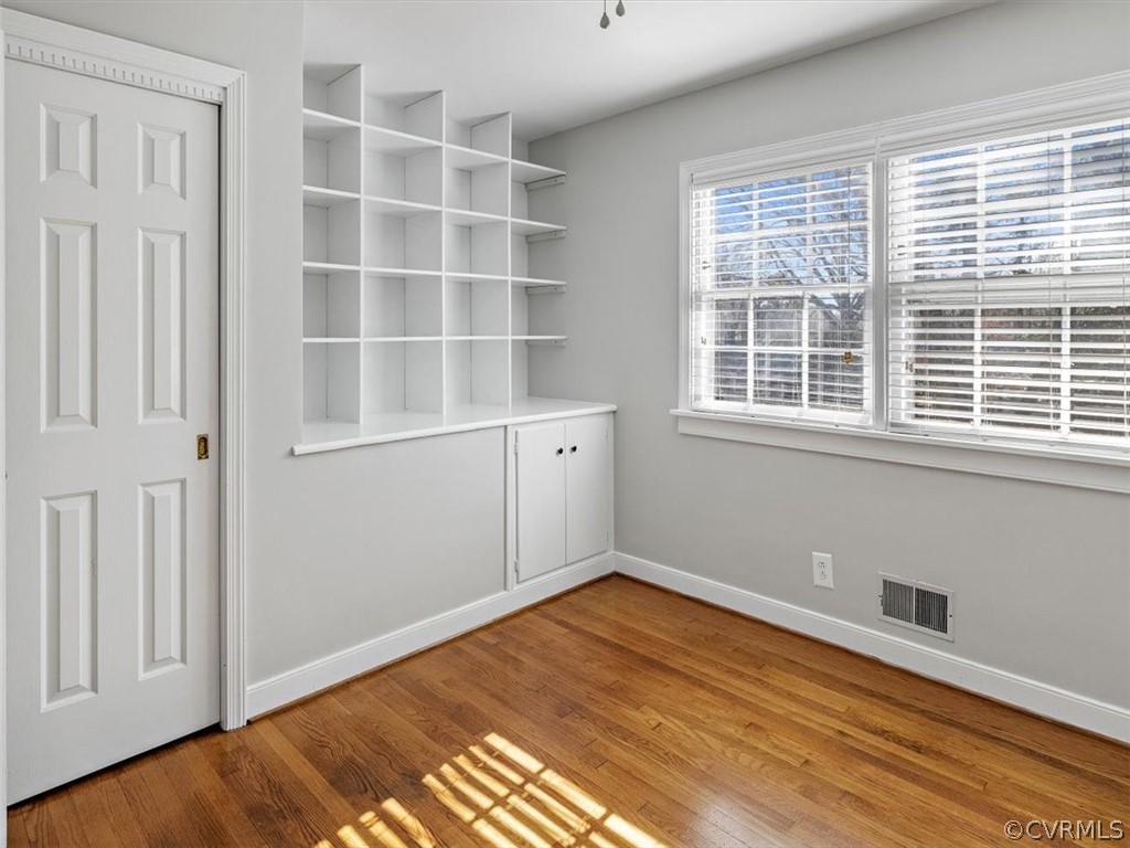 7532 Marilea Road Richmond, VA 23225 - Photo 25 of 37 Bedroom 3. Oak floors and built-ins.