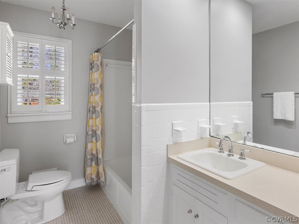 7532 Marilea Road Richmond, VA 23225 - Photo 26 of 37 Hall bathroom with tub/shower.