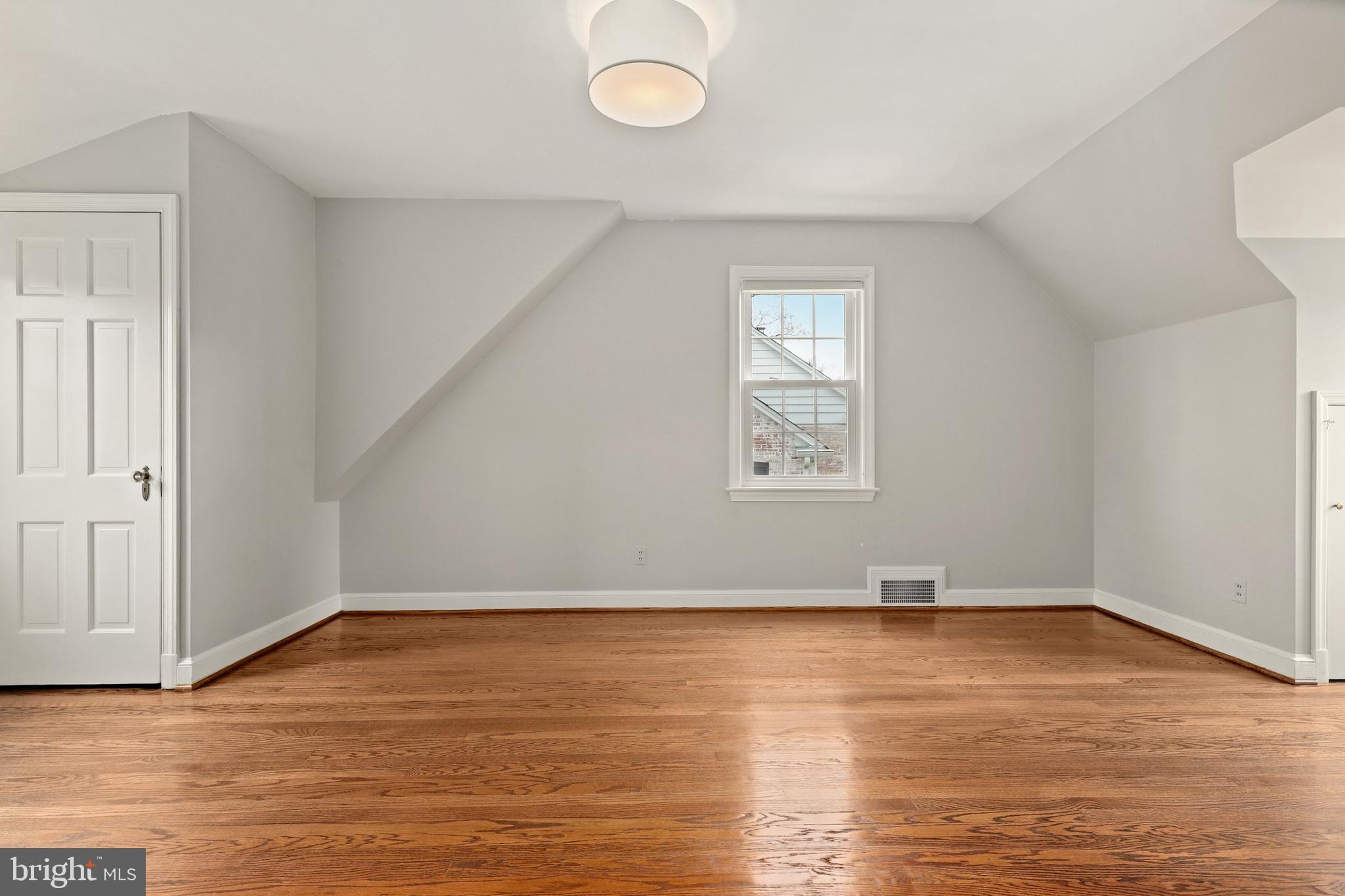 5321 Carvel Road Bethesda, MD 20816 - Photo 22 of 43 Gallery Image 22