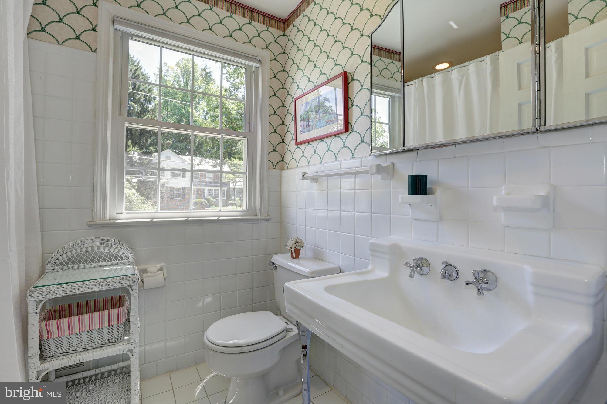 8208 Kerry Road Chevy Chase, MD 20815 - Photo 16 of 30 Bath (Master)