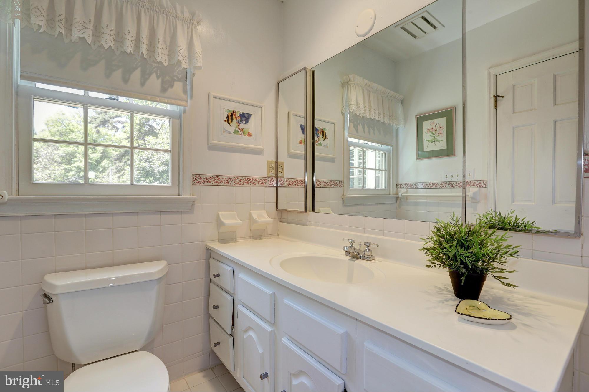 8208 Kerry Road Chevy Chase, MD 20815 - Photo 22 of 30 Attached Bath