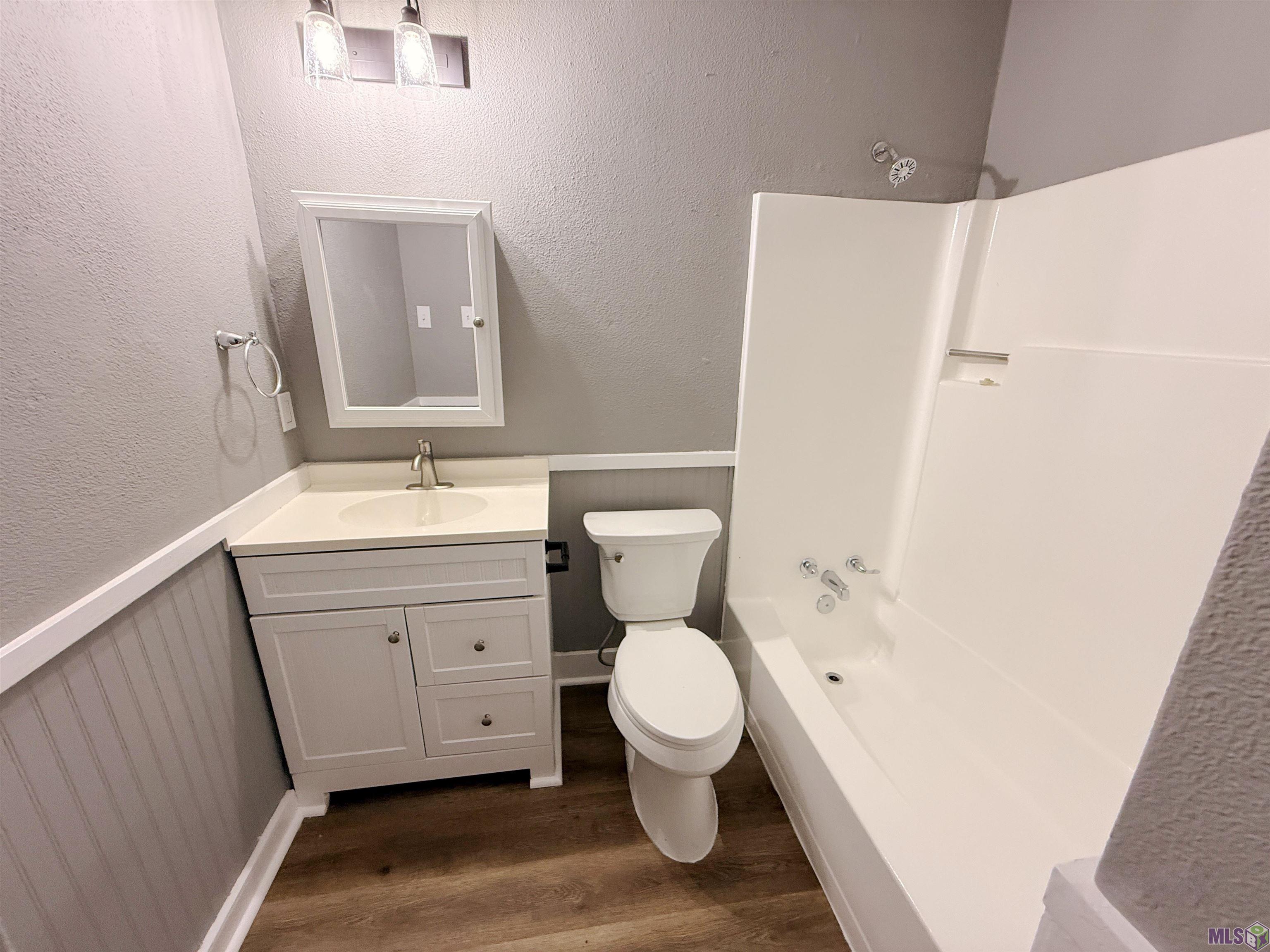 314 Lark Drive Lockport, LA 70374 - Photo 13 of 17 Hall Bathroom