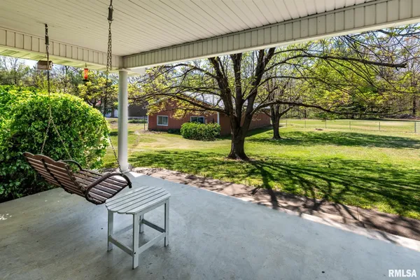 $380,000 | 18119 Highway 37, Johnston City, IL 62951