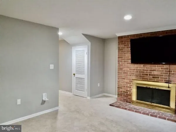 $3,350 | 6030 Hardwick Place, Falls Church, VA 22041