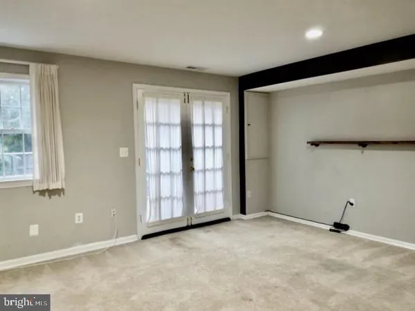 $3,350 | 6030 Hardwick Place, Falls Church, VA 22041