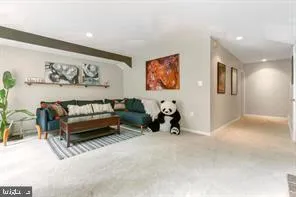 $3,350 | 6030 Hardwick Place, Falls Church, VA 22041