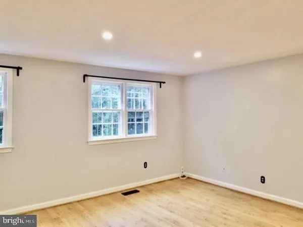 $3,350 | 6030 Hardwick Place, Falls Church, VA 22041