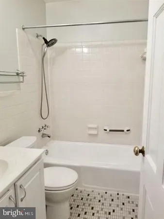 $3,350 | 6030 Hardwick Place, Falls Church, VA 22041