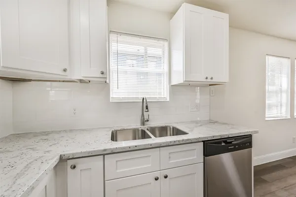 $1,300 | 102 1/2 Avenue D, South Houston, TX 77587