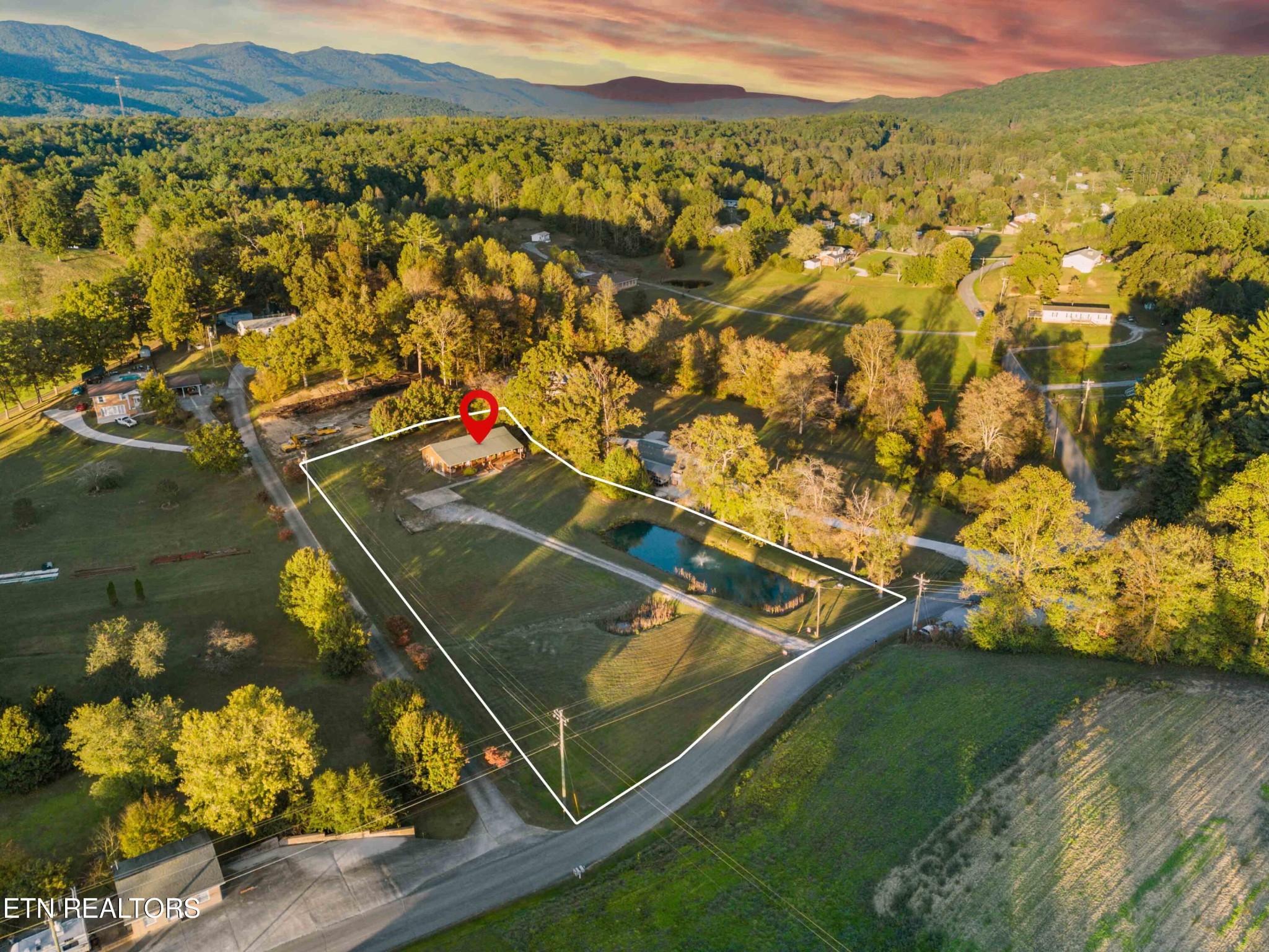 710 Back Valley Road Oliver Springs, TN 37840 - Photo 3 of 40 Gallery Image 3