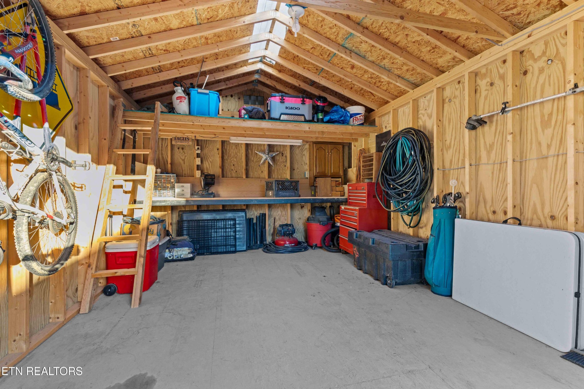 710 Back Valley Road Oliver Springs, TN 37840 - Photo 31 of 40 Gallery Image 31