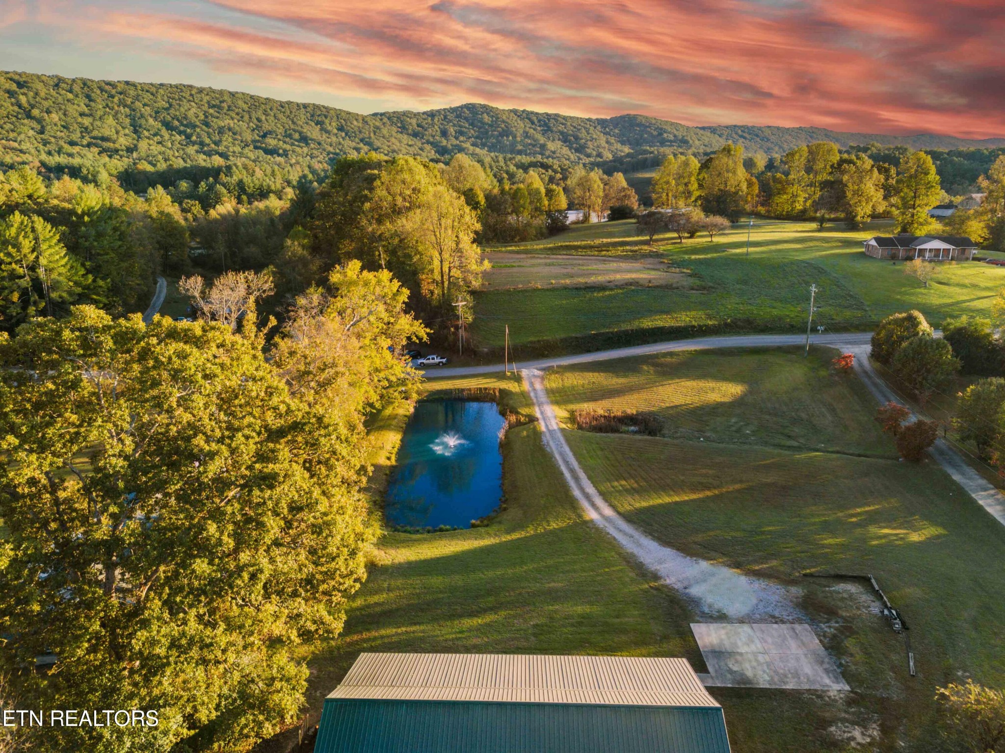 710 Back Valley Road Oliver Springs, TN 37840 - Photo 32 of 40 Gallery Image 32