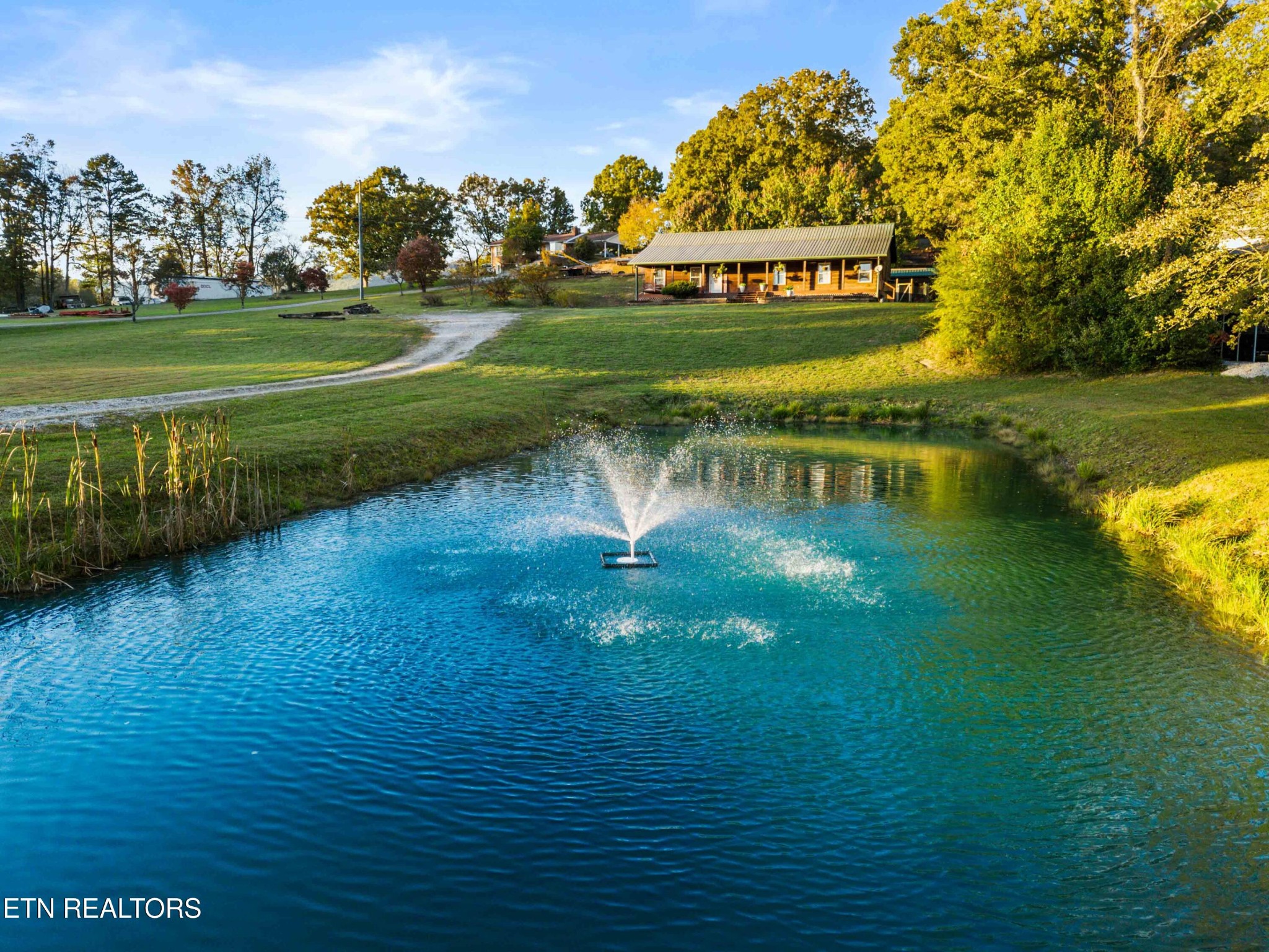 710 Back Valley Road Oliver Springs, TN 37840 - Photo 4 of 40 Gallery Image 4
