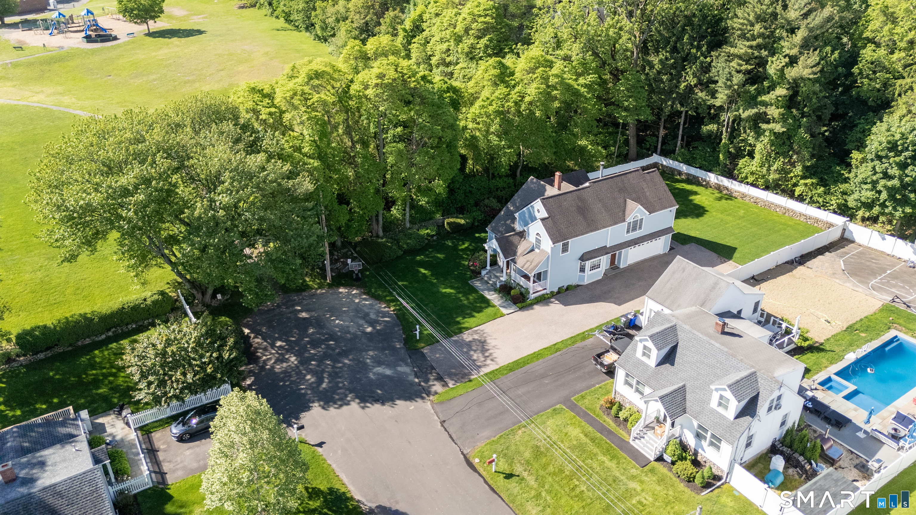 274 Valley View Road Fairfield, CT 06824 - Photo 3 of 36