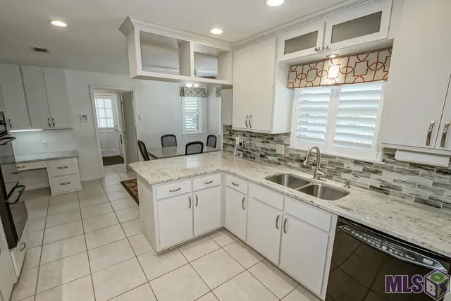 $425,000 | 1007 Oak Hills Parkway, Baton Rouge, LA 70810