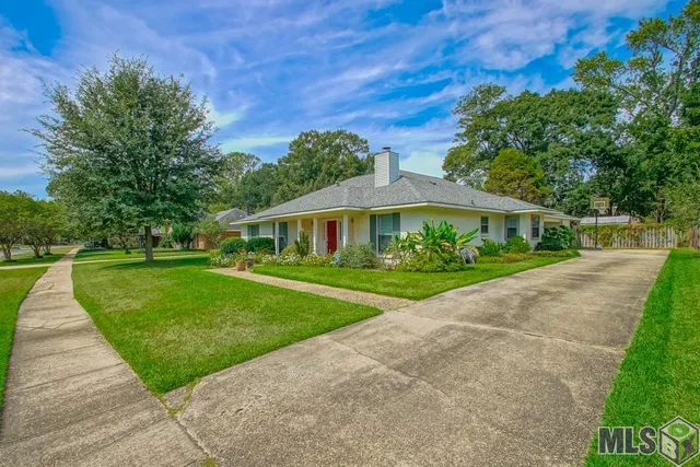 $425,000 | 1007 Oak Hills Parkway, Baton Rouge, LA 70810