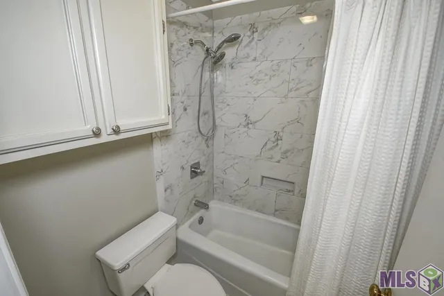 $425,000 | 1007 Oak Hills Parkway, Baton Rouge, LA 70810