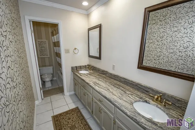 $425,000 | 1007 Oak Hills Parkway, Baton Rouge, LA 70810