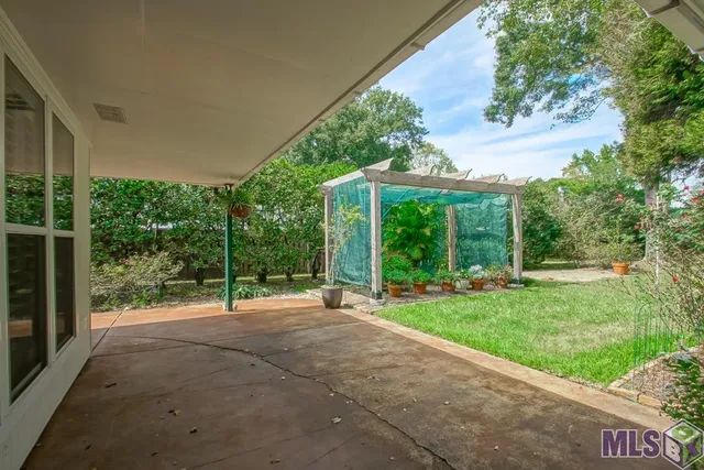 $425,000 | 1007 Oak Hills Parkway, Baton Rouge, LA 70810