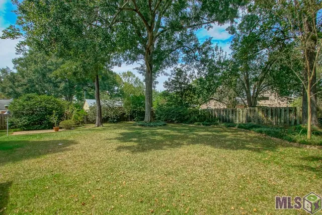 $425,000 | 1007 Oak Hills Parkway, Baton Rouge, LA 70810