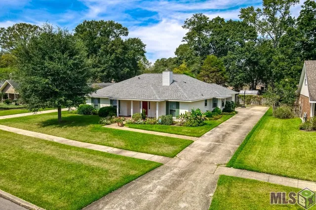 $425,000 | 1007 Oak Hills Parkway, Baton Rouge, LA 70810