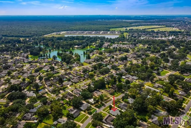 $425,000 | 1007 Oak Hills Parkway, Baton Rouge, LA 70810