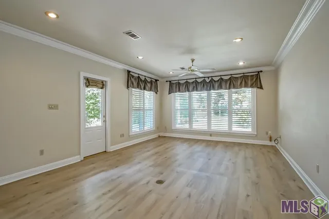 $425,000 | 1007 Oak Hills Parkway, Baton Rouge, LA 70810