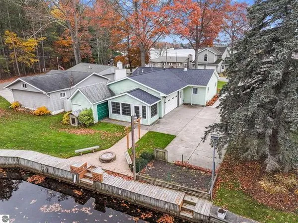 $320,000 | 224 West Lake Drive, Cadillac, MI 49601