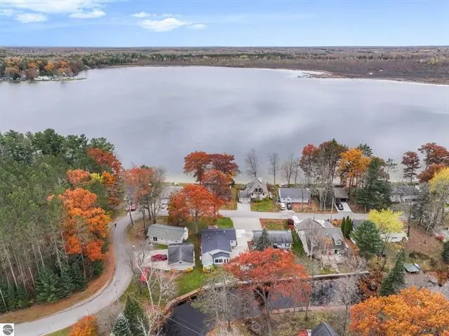 $325,000 | 224 West Lake Drive, Cadillac, MI 49601