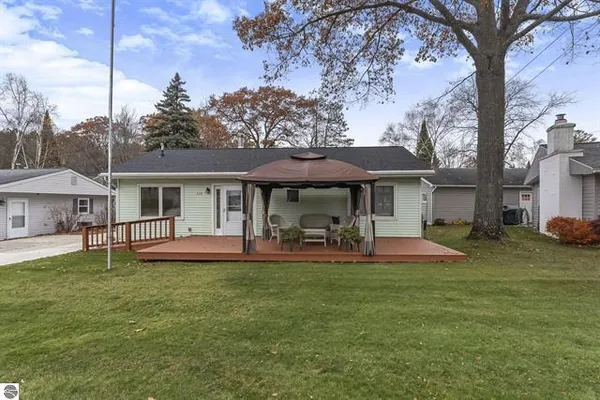 $320,000 | 224 West Lake Drive, Cadillac, MI 49601