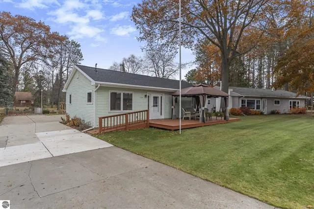 $325,000 | 224 West Lake Drive, Cadillac, MI 49601