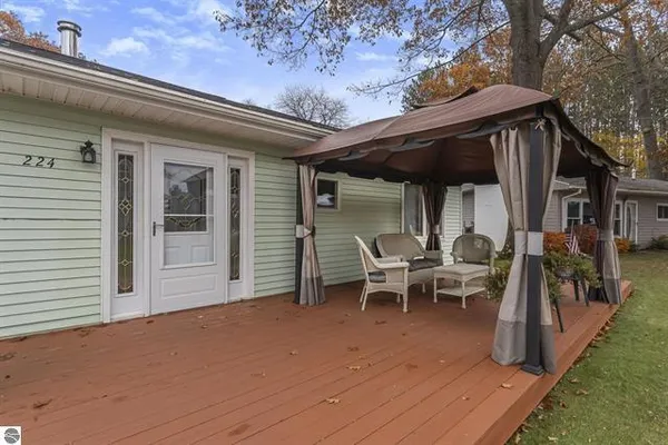 $320,000 | 224 West Lake Drive, Cadillac, MI 49601