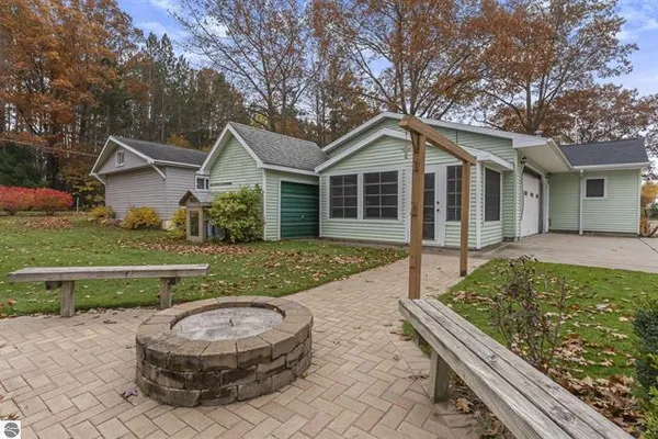 $320,000 | 224 West Lake Drive, Cadillac, MI 49601