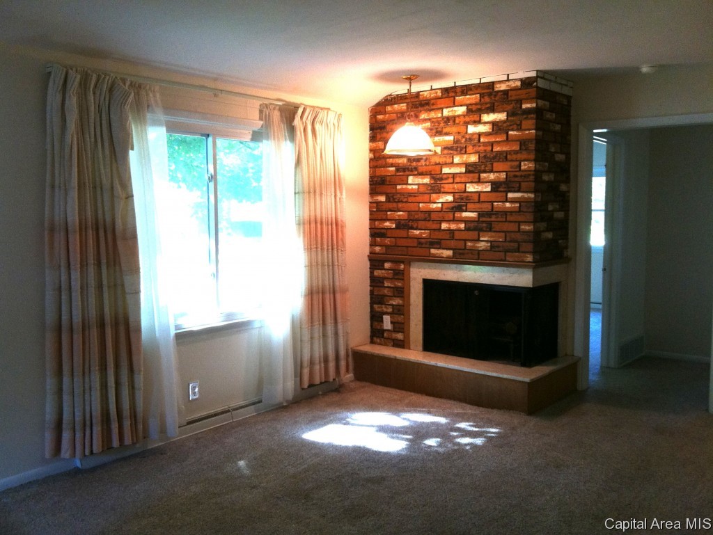2113 Grant Street Springfield, IL 62703 - Photo 8 of 36