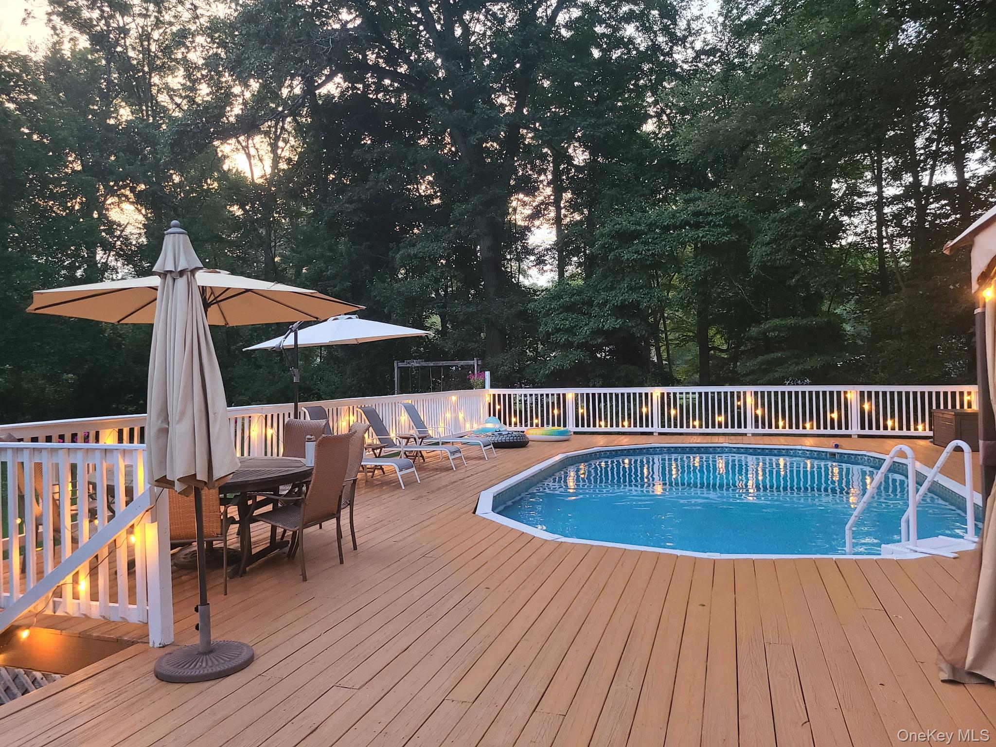 7 Ridgewood Terrace Poughkeepsie, NY 12603 - Photo 14 of 46 Summer Time!